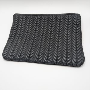 Pochette en Cuir Noir façon Boutis – Image 1