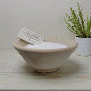 Redécouvrez le plaisir de créer une ambiance unique avec les Perles de Bougie de la manufacture française Mas du Roseau. Plus qu’une simple bougie, c’est une invitation à la créativité et au sur-mesure pour votre intérieur.